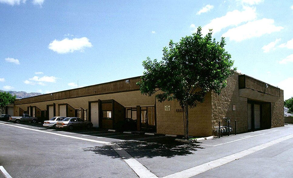 More Photos Of 9950-9960 Canoga Ave, Chatsworth Light Distribution For Lease