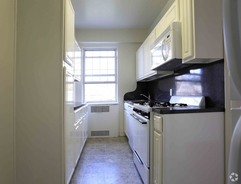 More Photos Of 2-24 Chase Rd, Scarsdale Apartments For Lease