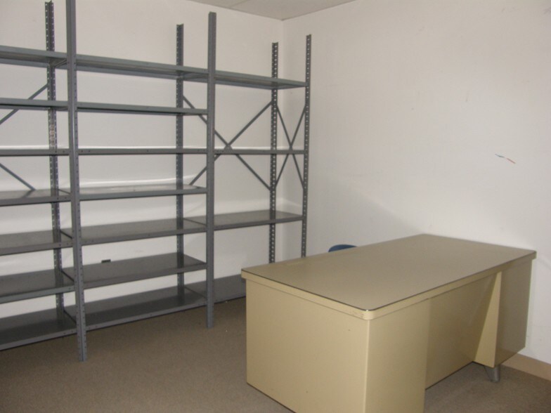 More Photos Of 2112 Industrial Dr, Niles Manufacturing For Sale