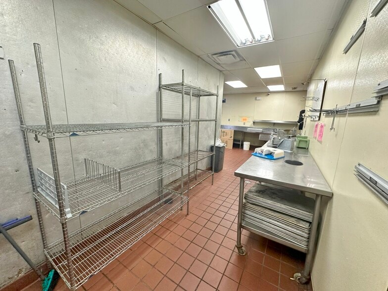 More Photos Of 4733 S Yale Ave, Tulsa Restaurant For Lease