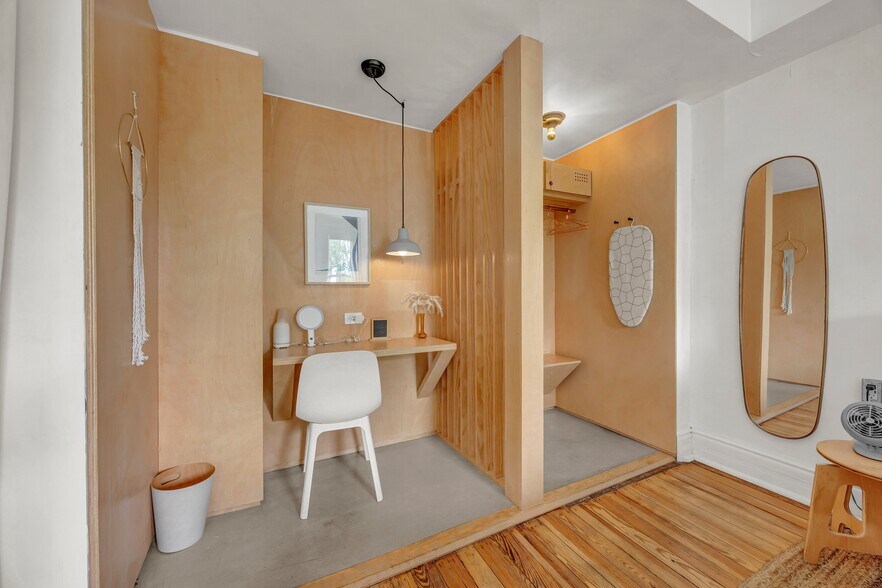 More Photos Of 118 S 4th St, Wilmington Hospitality For Sale