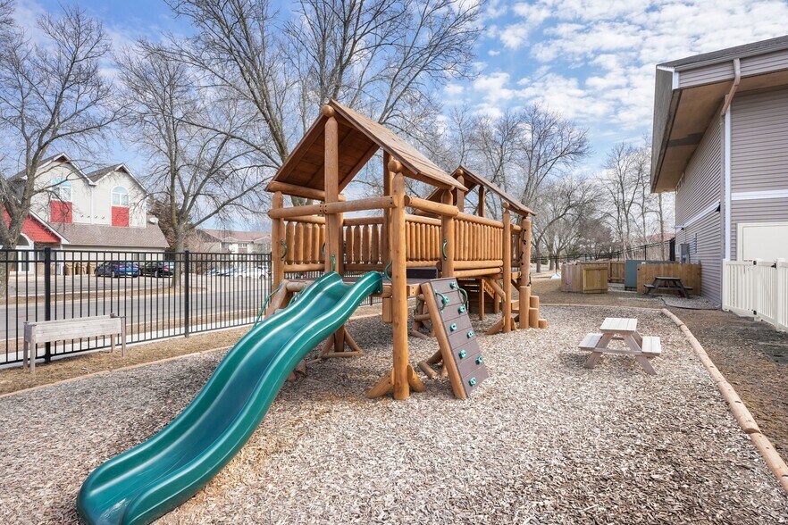 More Photos Of 7610 Mineral Point Rd, Madison Daycare Center For Sale