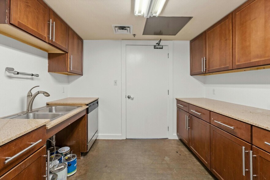 More Photos Of 1601 E Cesar Chavez St, Austin Apartments For Lease