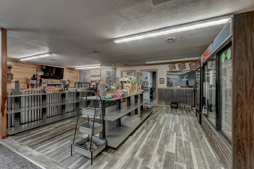 More Photos Of 1116 N 5th St, Custer Trailer Camper Park For Sale