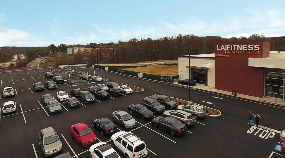 More Photos Of 2180 W Chester Pike, Broomall Unknown For Lease