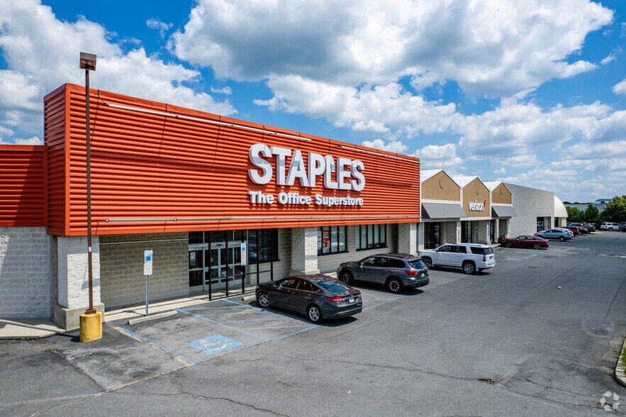 More Photos Of 590-594 Galleria Dr, Johnstown General Retail For Sale