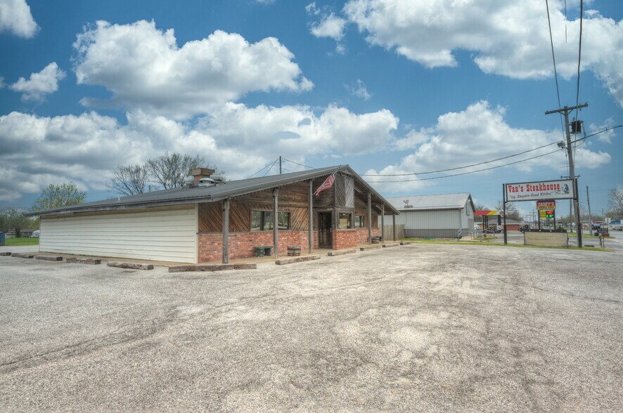 More Photos Of 2447 Military Ave, Baxter Springs Restaurant For Sale