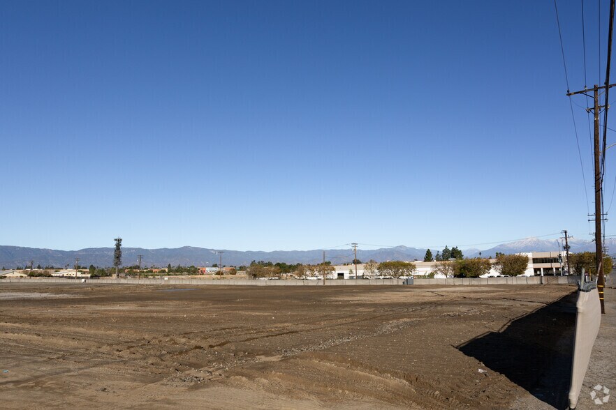 More Photos Of 350 W Valley Blvd, Rialto Distribution For Lease