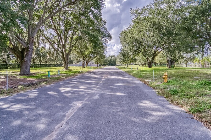 More Photos Of 2105 Bruce St, Lakeland Trailer Camper Park For Sale