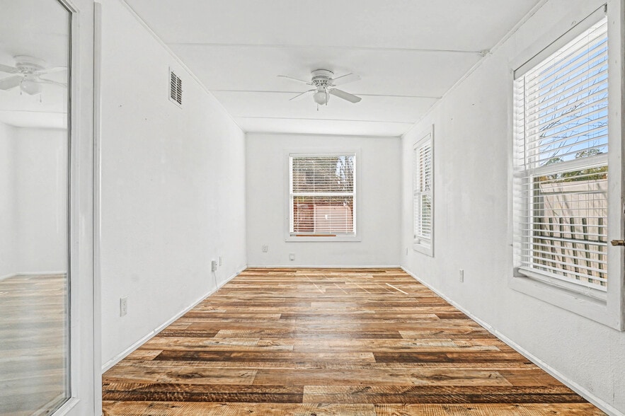 More Photos Of 1201 Cassat Ave, Jacksonville Medical For Sale
