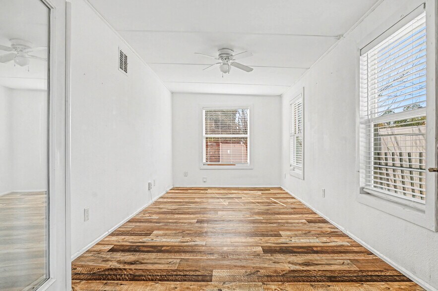 More Photos Of 1201 Cassat Ave, Jacksonville Medical For Sale
