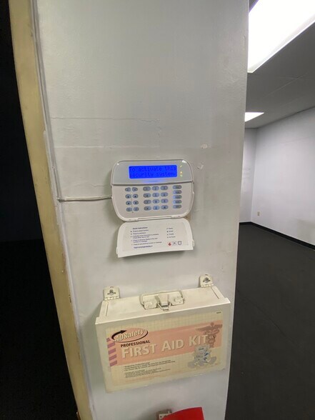 More Photos Of 1247 Brooks St, Ontario Contractor Storage Yard For Lease