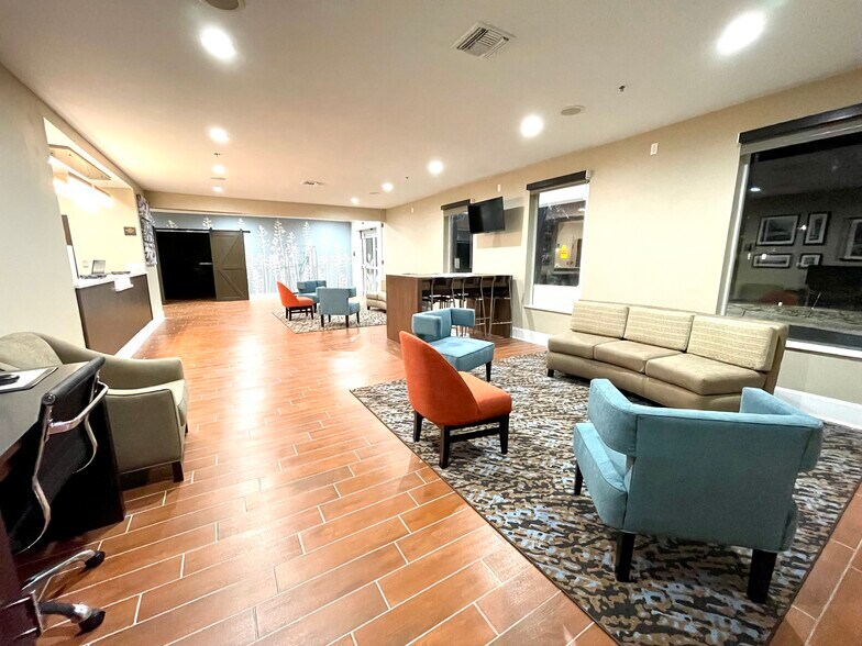 More Photos Of 4577 E Highway 20, Niceville Hotel For Sale