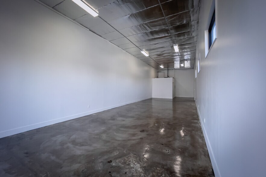 More Photos Of 5622 W Manchester Ave, Los Angeles General Retail For Lease