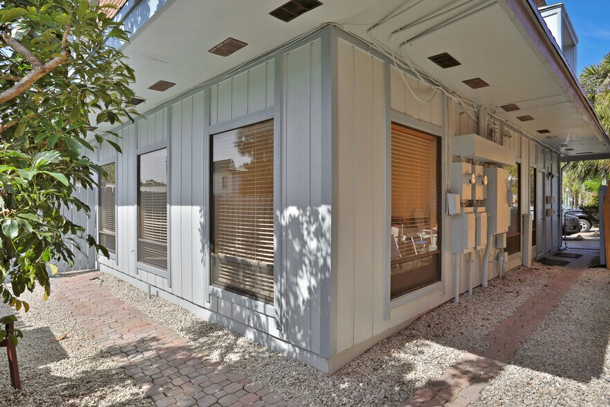 More Photos Of 162 Peninsula Dr S, Daytona Beach Medical For Sale