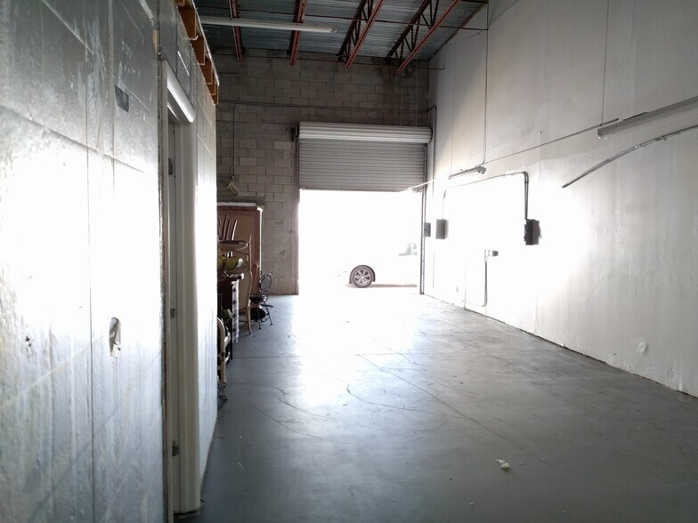 More Photos Of 3081 SE Dominica Ter, Stuart Manufacturing For Lease