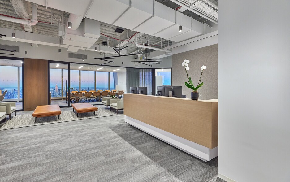 More Photos Of One World Trade Center, New York Office For Lease