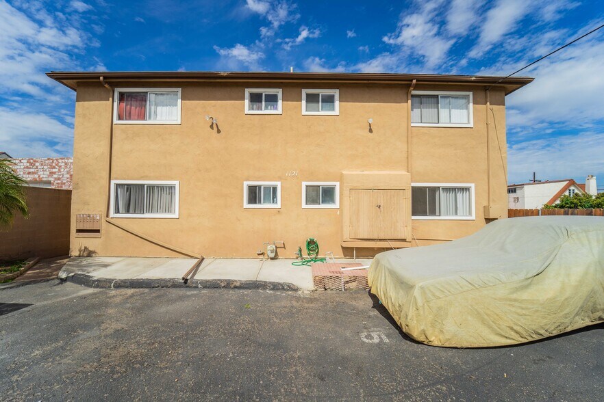 More Photos Of 1121 E 6th St, National City Apartments For Sale