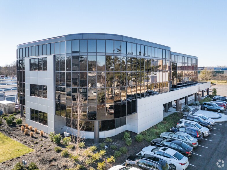 More Photos Of 2150 Joshuas Path, Hauppauge Office For Lease