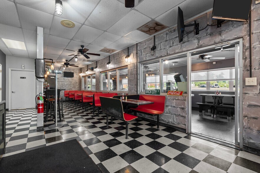 More Photos Of 120 Bank St, Sanford Restaurant For Sale