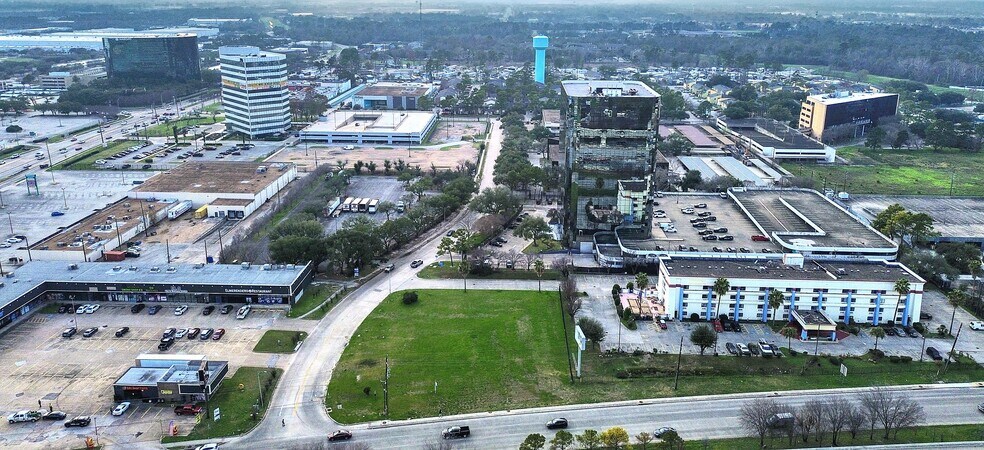 More Photos Of 12605 North Freeway, Houston Land For Sale