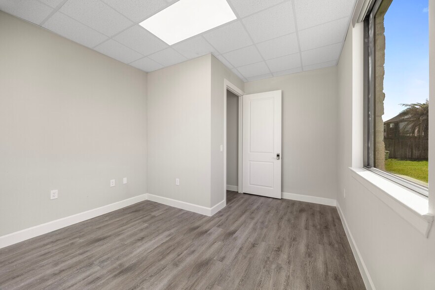 More Photos Of 3129 Kingsley Dr, Pearland Medical For Lease