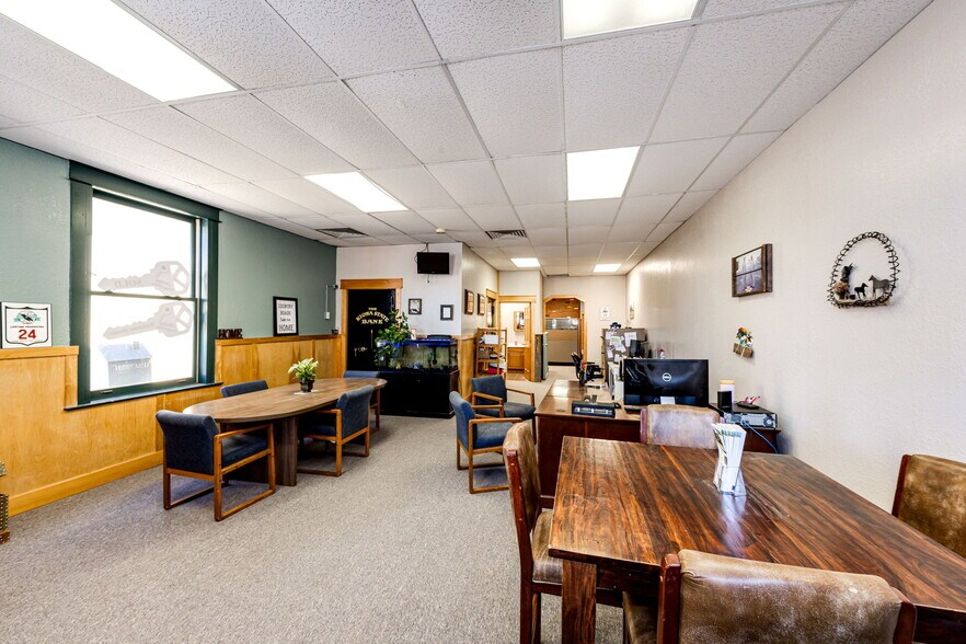 More Photos Of 228 Comanche St, Kiowa Office For Sale