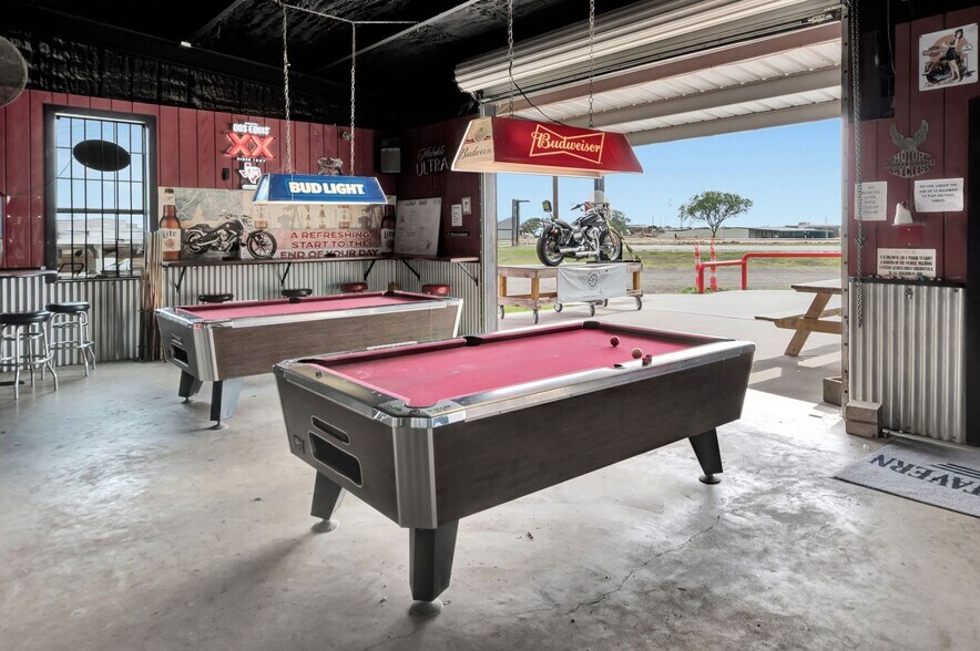 More Photos Of 23404 NW Zac Lentz Pky, Victoria General Retail For Sale