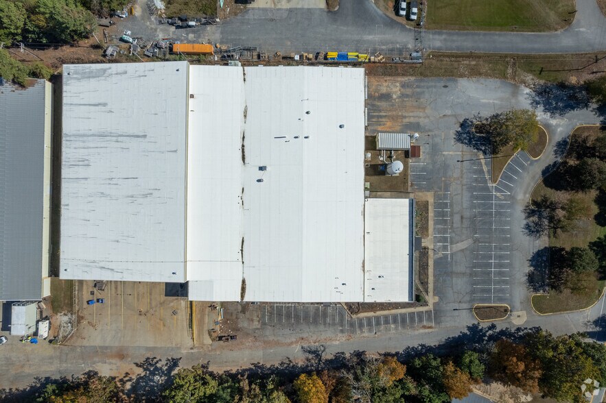 More Photos Of 211 Pine Rd, Easley Warehouse For Sale