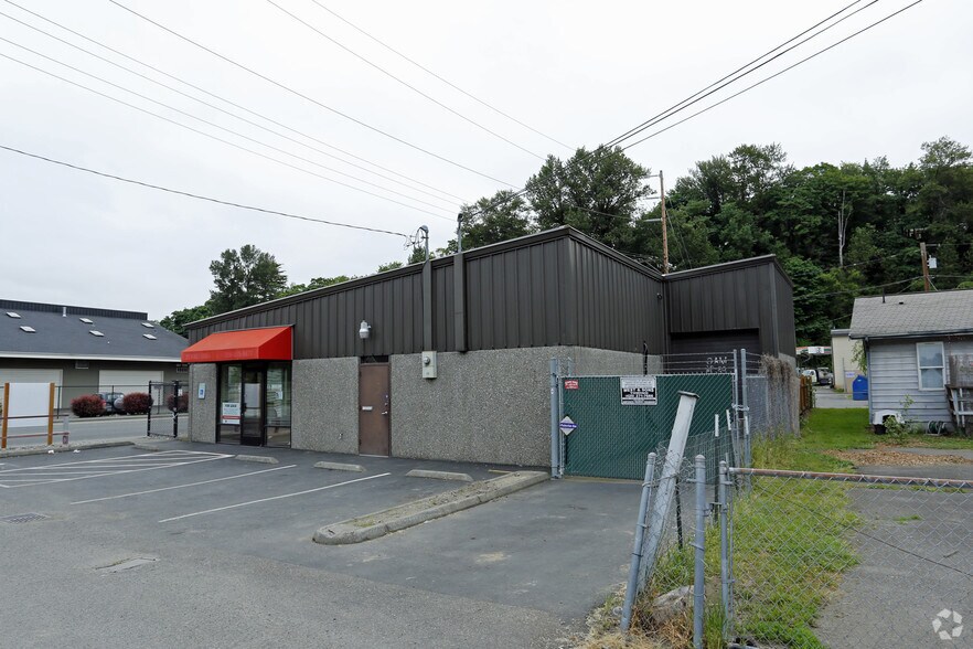 More Photos Of 112 E Willis St, Kent Freestanding For Sale
