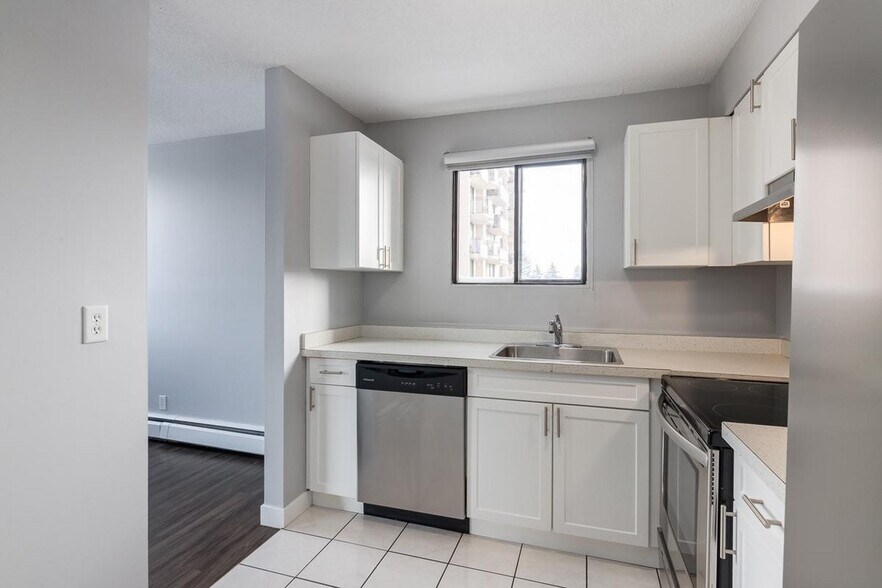 More Photos Of 2105 90 Av SW, Calgary Apartments For Lease
