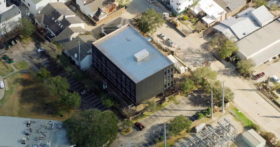 More Photos Of 5916 Winsome Ln, Houston Office For Lease