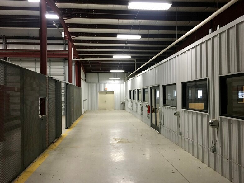 More Photos Of 175 Private Road 7335, De Berry Industrial For Sale