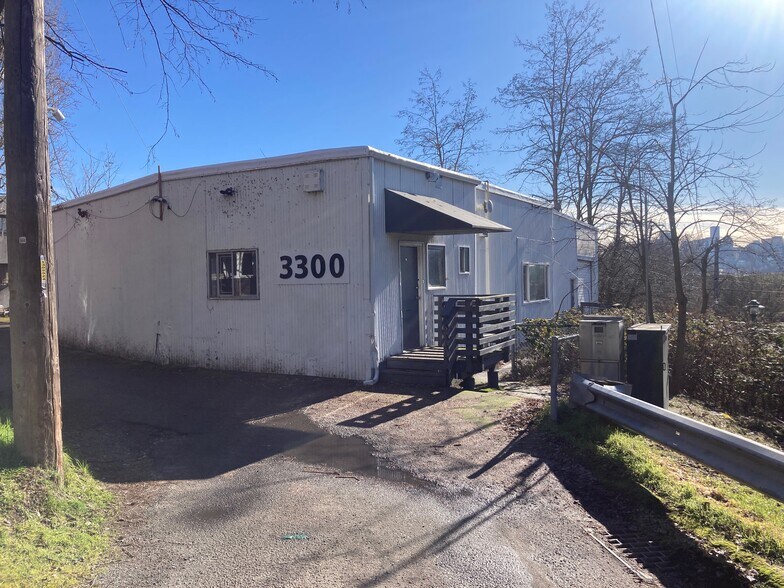 Primary Photo Of 3300-3310 Wallingford Ave N, Seattle Warehouse For Lease