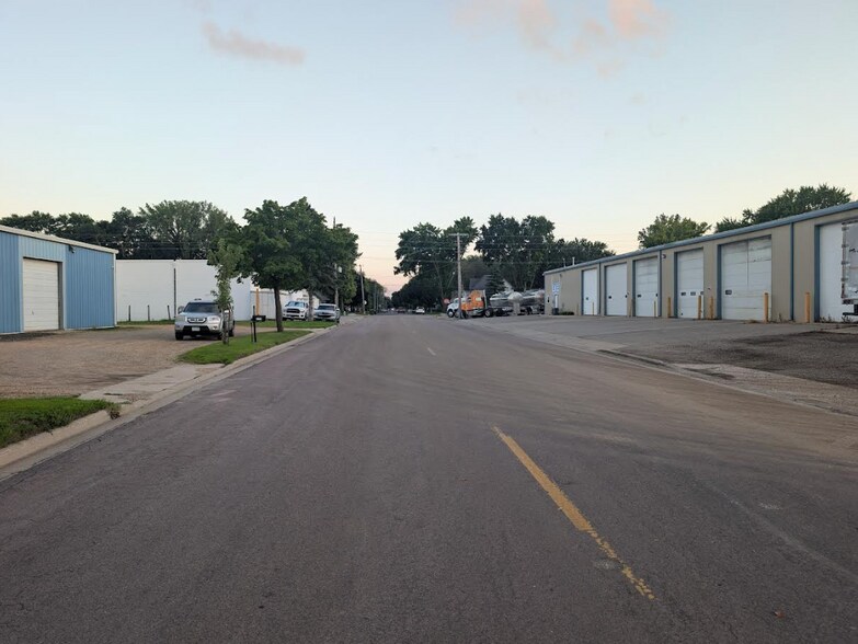 More Photos Of 1119 Center St, North Mankato Warehouse For Sale