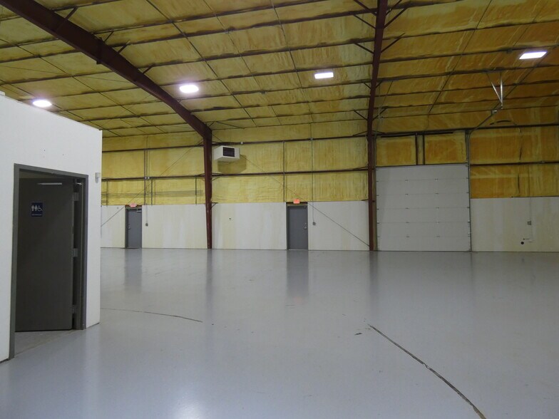 More Photos Of 151 W Henry Trusler Way, Shelton Warehouse For Lease