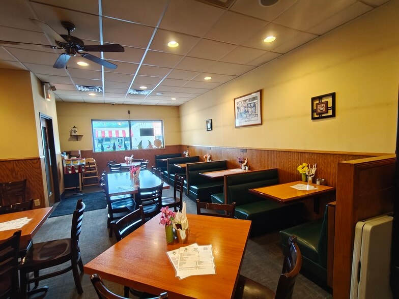 More Photos Of 2565 E 7th Ave, North Saint Paul Restaurant For Sale