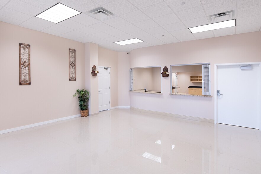 More Photos Of 6909 Old Highway 441, Mount Dora Medical For Lease