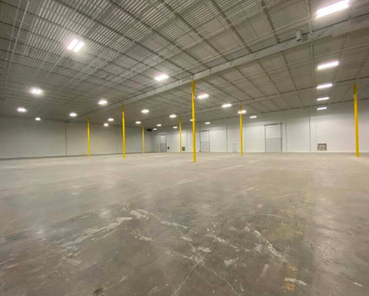 More Photos Of 3023 E Kemper Rd, Cincinnati Warehouse For Lease
