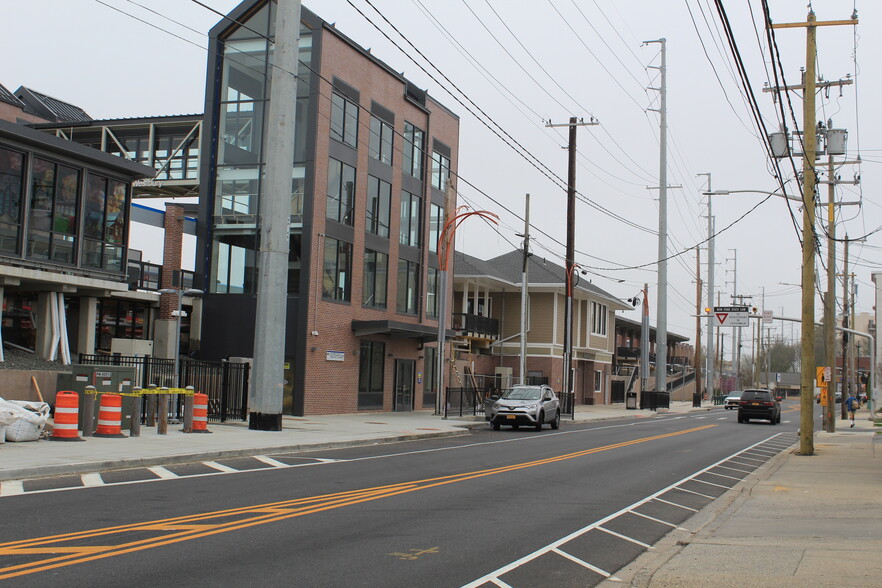 More Photos Of 349 Union Ave, Westbury Warehouse For Lease