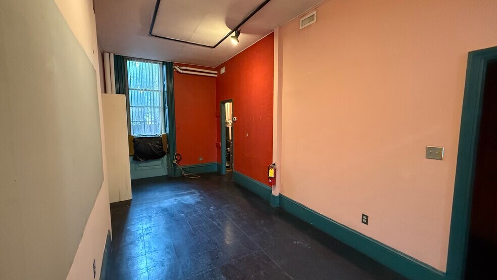 More Photos Of 32 N 3rd St, Easton General Retail For Lease