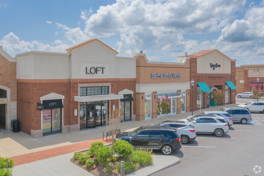 More Photos Of 300 Indian Lake Blvd, Hendersonville Unknown For Lease