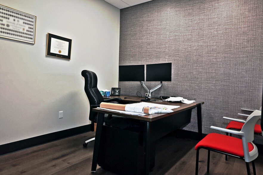 More Photos Of 6783 Wellington Road 34, Cambridge Specialty For Lease