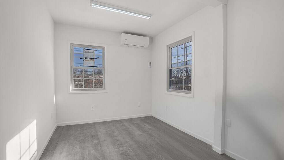 More Photos Of 129 New Dorp Plz, Staten Island Office Residential For Sale