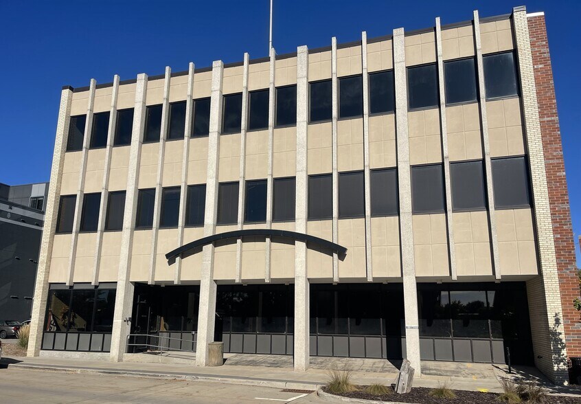 More Photos Of 140 Main St, Menasha Office Residential For Sale