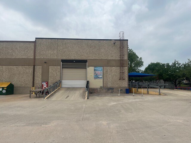 More Photos Of 10420 Metric Blvd, Austin Warehouse For Lease