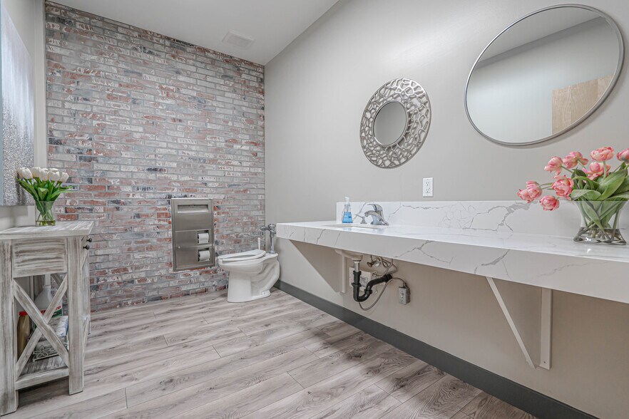 More Photos Of 28338 Constellation Rd, Valencia Loft Creative Space For Sale