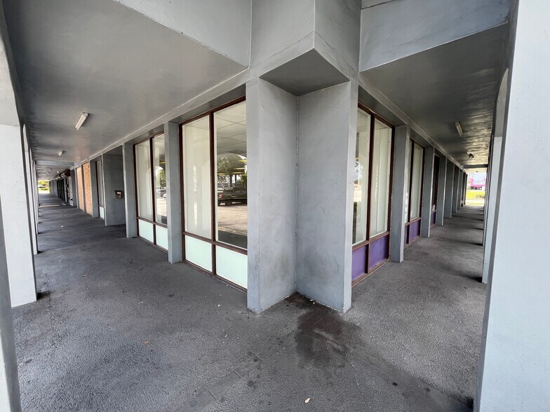 More Photos Of 5906-5972 Pembroke Rd, Hollywood Unknown For Lease
