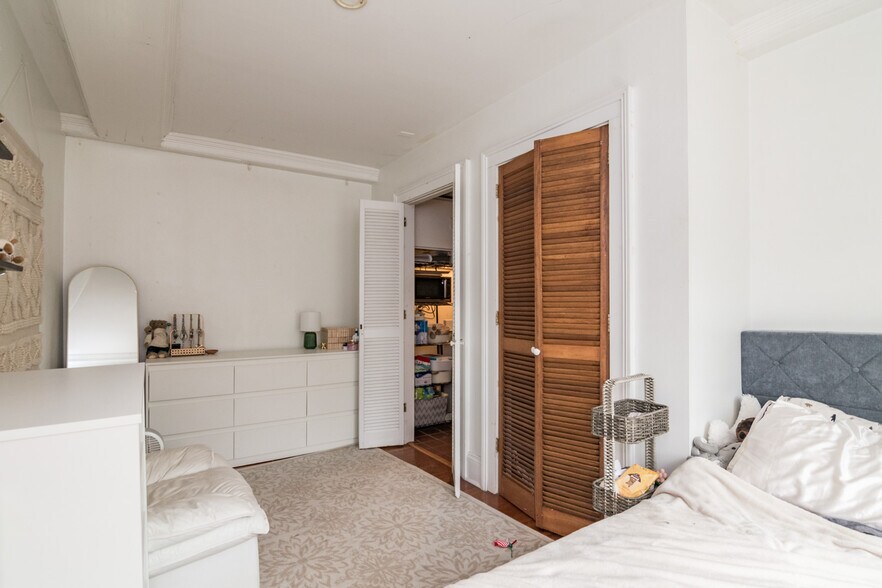 More Photos Of 81 Bridge St, Northampton Multifamily For Sale