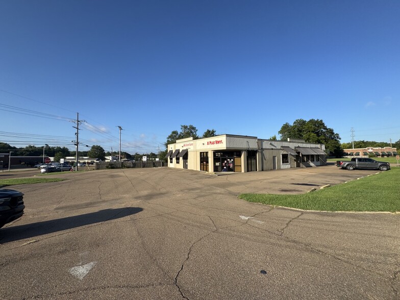 More Photos Of 325 Highway 51, Ridgeland Freestanding For Lease